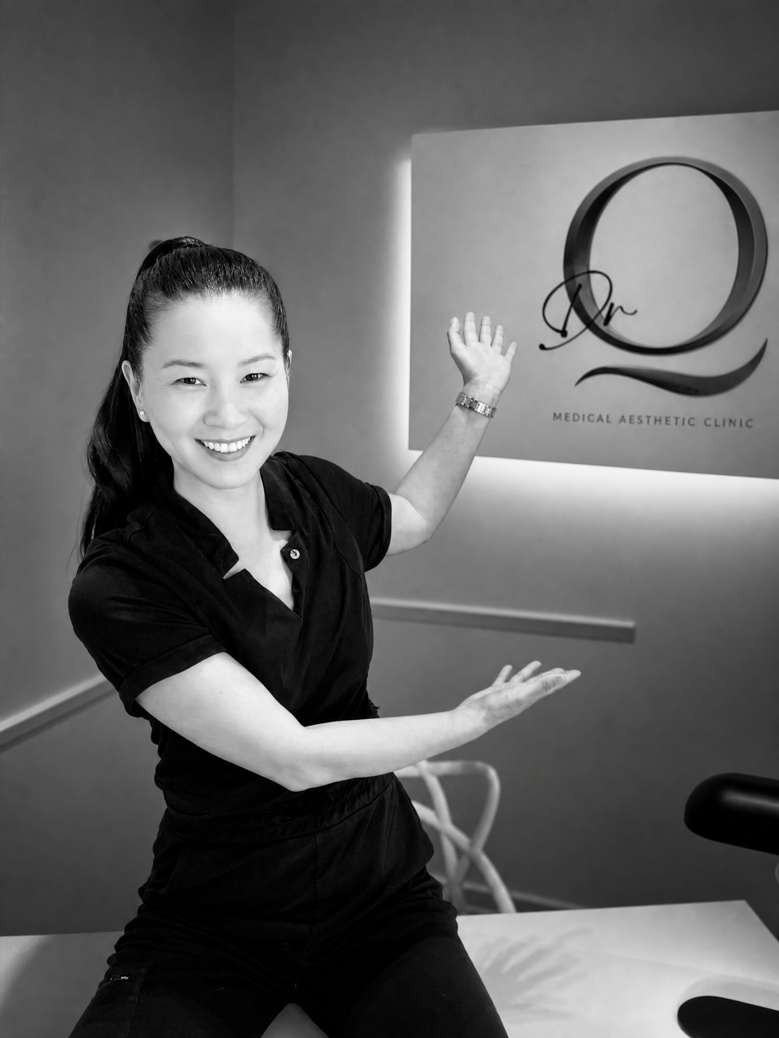 Dr. Quyen Nguyen i klinikken